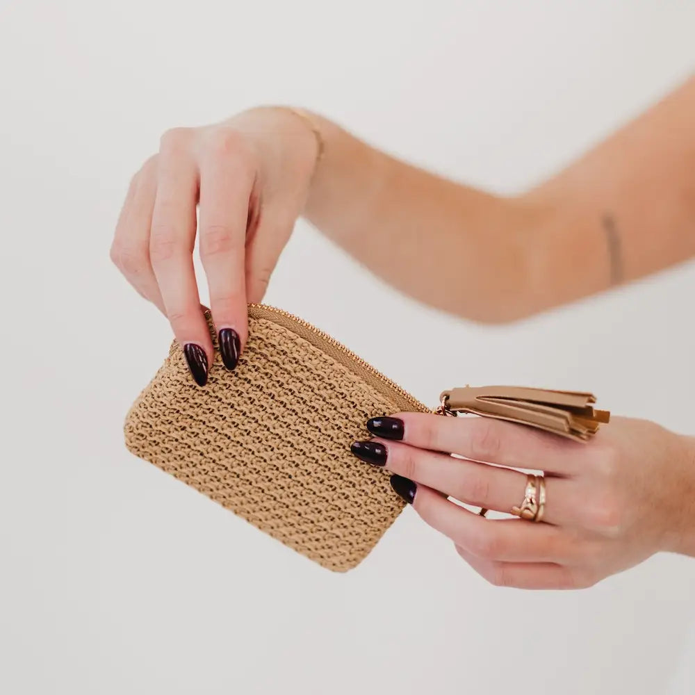 River Raffia Clippable Card Holder Wallet